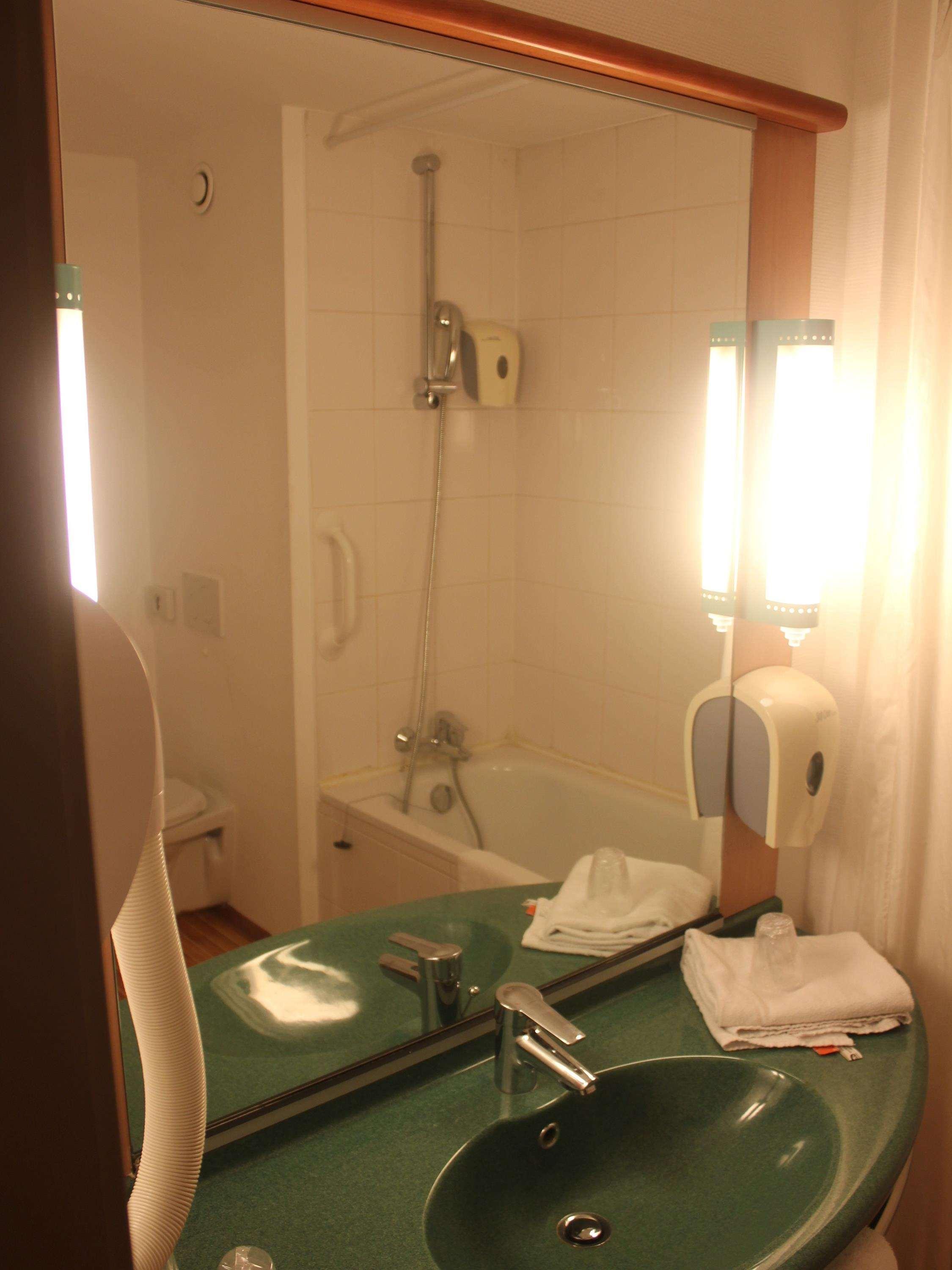 B&B Hotel Mons Gare Ngoại thất bức ảnh
