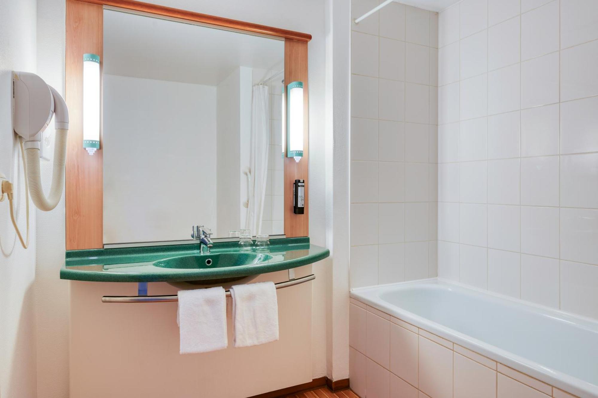 B&B Hotel Mons Gare Ngoại thất bức ảnh